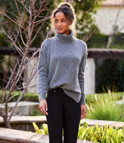 Grey turtleneck cheap sweater outfit